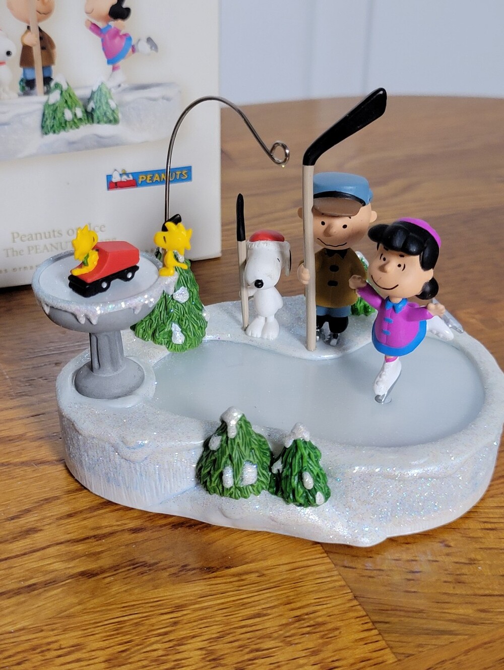 2008 Peanuts On Ice Hallmark Decoration